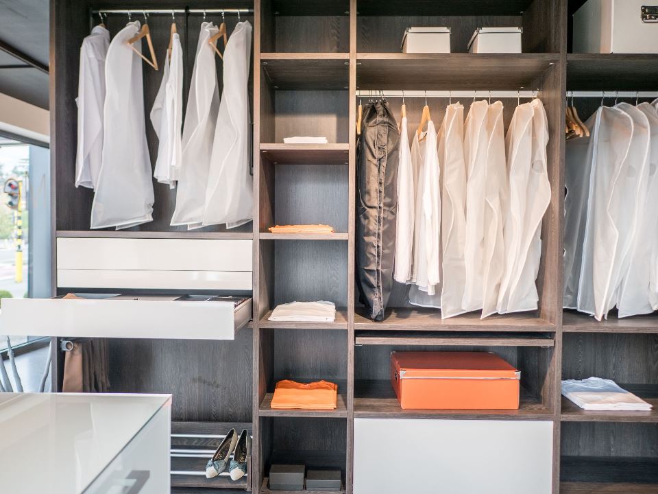 De perfecte dressing geeft in één enkele oogopslag een overzicht van uw garderobe